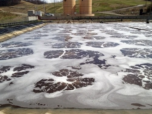 Lagoa aerada de mistura completa com aeração por ar difuso