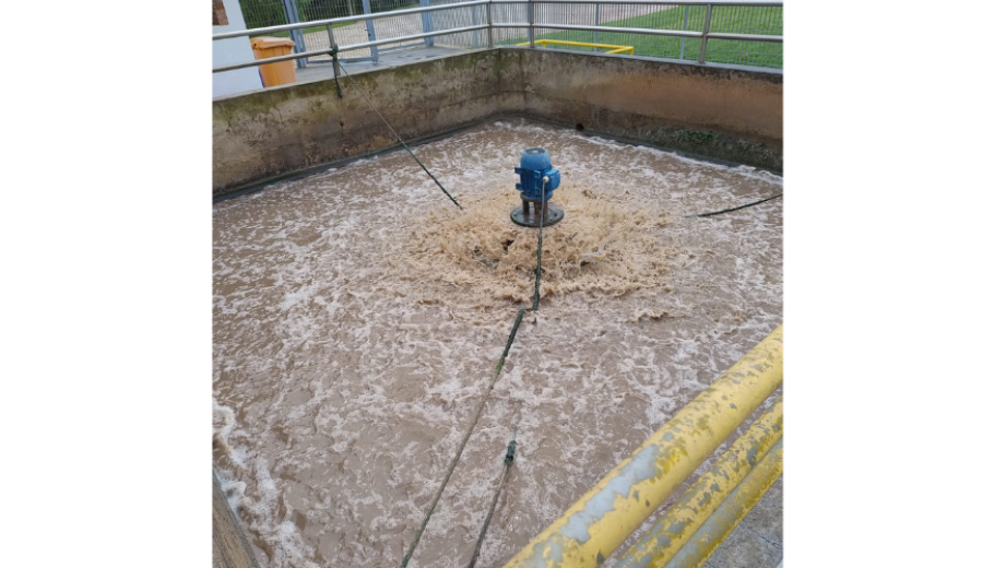 Sistema de aeração em lodos ativados por aerador superficial